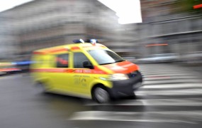 Deček, ki je padel z okna v Šiški, je že v domači oskrbi
