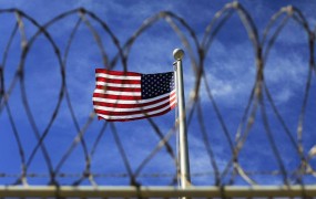 Ameriška sodnica pozvala Obamo, naj v Guantanamu prekine prisilno hranjenje