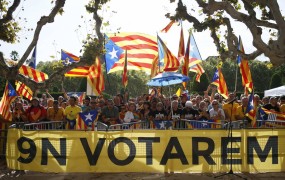 Katalonski premier ob nasprotovanju Madrida razpisal referendum o neodvisnosti