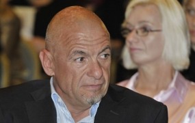 Mirko Tuš osumljen dajanja podkupnin za podelitev frekvenc Tušmobilu