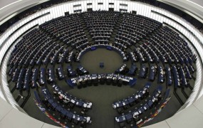 Evropski poslanci siti Američanov: ZDA naj spoštujejo pravice državljanov EU
