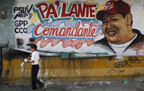 Opozicija v Venezueli zahteva odločitev sodišča glede Chavezove prisege