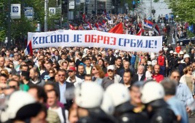 Večina srbskih strank napovedala podporo »aktu izdaje«