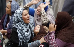 V Egiptu na smrt obsodili 683 islamistov, tudi vodjo Muslimanske bratovščine