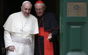Papež bi za begunce odprl stare samostane