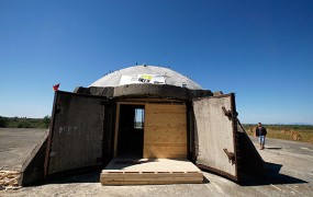 V Albaniji za javnost odprli tajni bunker Enverja Hoxhe