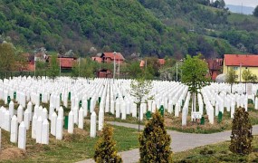 V BiH prijeli osem bivših pripadnikov vojske bosanskih Srbov, domnevno krivih za poboj najmanj sto Bošnjakov
