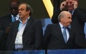 Platini izziva Blatterja: Odstop preiskovalca Garcie je nov udarec za Fifo