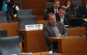 MVK predlaga, da se Janši ne podeli poslanske imunitete 