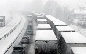 V največji nesreči na slovenskih avtocestah udeleženih 51 vozil in 120 ljudi