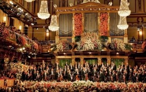 Tradicionalni novoletni pozdrav z Dunaja ob valčkih in polkah družine Strauss