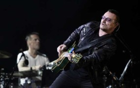 Bono zaradi nesreče mogoče nikoli več ne bo igral na kitaro