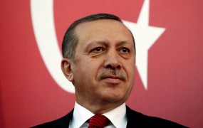 S streli in granato nad Erdoganov urad