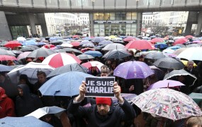 EU z minuto molka za žrtve napada v Franciji, papež moli zanje
