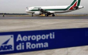 Na letalu v Rimu Slovenec grozil z bombo 