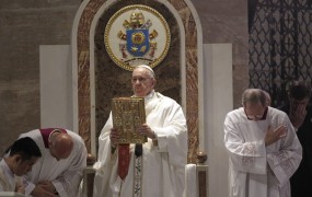 Papež filipinske voditelje pozval k poštenosti in integriteti 