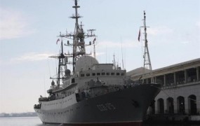 Dan pred zgodovinskimi pogovori med ZDA in Kubo v Havano priplula ruska vohunska ladja