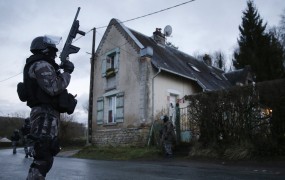 SDS po napadih Franciji ponovno s predlogom dopolnitev kazenskega zakonika