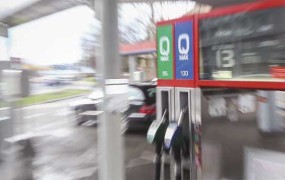 Nadpovprečno drago gorivo: Slovenija je edina država EU, kjer cene bencina regulira država