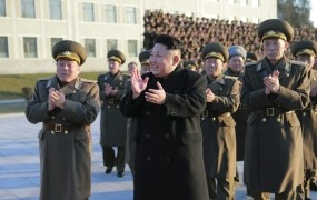 Kim Jong Un bo Putinov gost na majski paradi v Moskvi