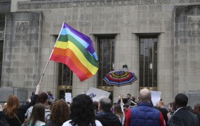 Homoseksualne poroke v Alabami povzročajo pravno zmedo