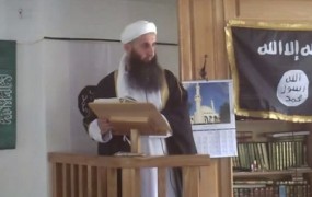 Imam, ki naj bi v Sirijo pošiljal tudi slovenske džihadiste, stopil pred sodnika
