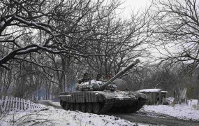 Med pogajanji v Minsku naj bi v Ukrajino vdrli ruski tanki