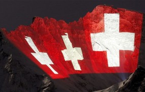 V Švici vojaščina obvezna tudi za ženske?