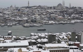 Istanbul zajel snežni kaos