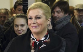 Grabar-Kitarovićeva Milanoviću: Pomagaj Hrvaški iz krize in odstopi