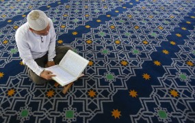 Avstrijski parlament kljub nasprotovanju muslimanov in svobodnjakov sprejel nov zakon o islamu