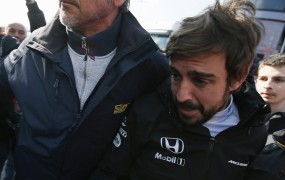 Alonso ne bo tvegal novega pretresa možganov in izpustil bo uvodno dirko sezone F1