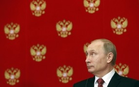 Putin si je zaradi krize v Rusiji znižal plačo