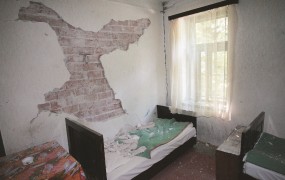 Srbijo stresel močan potres; poškodovanih najmanj sto hiš