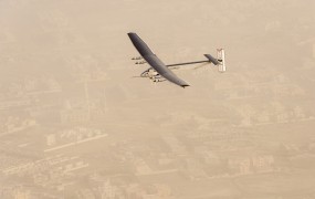Solarno letalo Solar Impulse 2 že postavilo rekord v preleteni razdalji