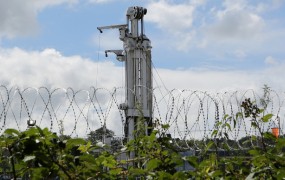 Lažne prijave in sumljiva tekočina: vojna proti frackingu v Prekmurju