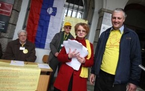Koalicija Za otroke zbrala 48.164 podpisov, Primc pa ugotavlja, da imamo v Sloveniji "podivjano večino v DZ"