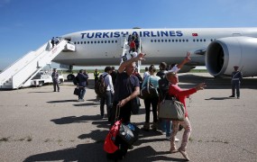Šef turškega letalskega prevoznika meni, da poročeni piloti ne strmoglavljajo letal