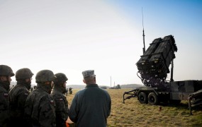 Poljska bo od ZDA kupila več milijard evrov vreden sistem protizračne obrambe