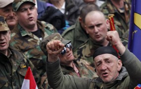Hrvaški veterani na množičnem zborovanju z ultimatom nad Milanovića