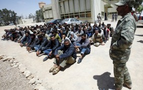 AI: Ljudi na pot čez Sredozemlje sili krutost v Libiji
