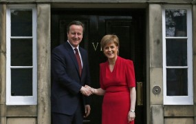 Ne odhajajte: Cameron Škotom obljublja nove pristojnosti