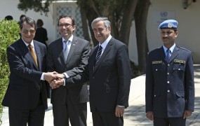 Na Cipru z optimizmom obnovili pogajanja o združitvi