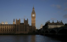 Britanski politiki, televizijski zvezdniki osumljeni spolnih zlorab otrok