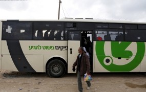 Netanjahu je ustavil ločevanje Palestincev od Izraelcev na avtobusih