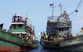 Malezija in Indonezija sta le začeli z reševanjem migrantov 