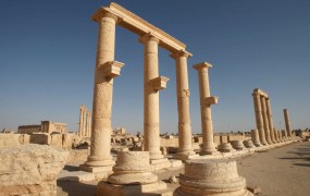 Islamska država naj bi v Palmiri pobila na stotine civilistov