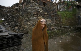 V Nepalu na tisoče ljudi na begu pred poplavami