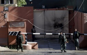 V nočnem spopadu s talibani v Kabulu ubitih več napadalcev na hotel