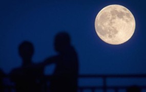 Odvetniki razpravljajo o lastništvu Lune